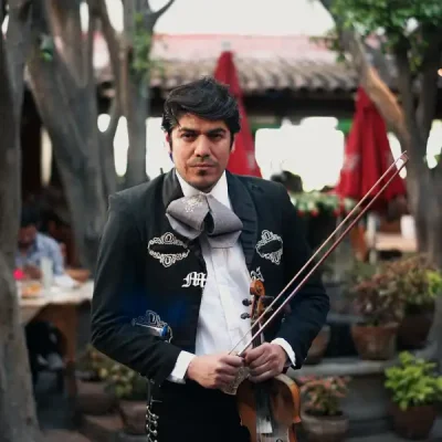 Mariachis en El Campanario