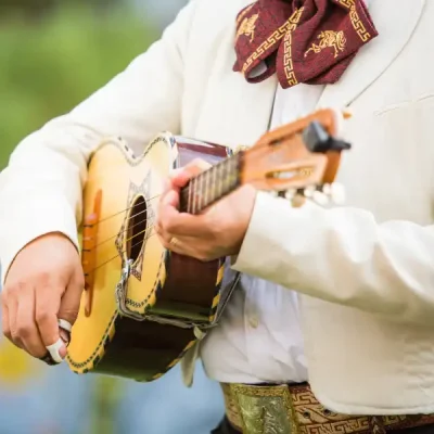 Mariachis en Félix Osores Sotomayor